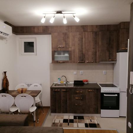 Apartman Ana Ni Exterior foto